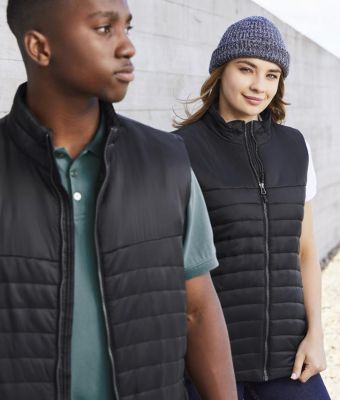 Mens Expedition Vest Uniform Hero Image